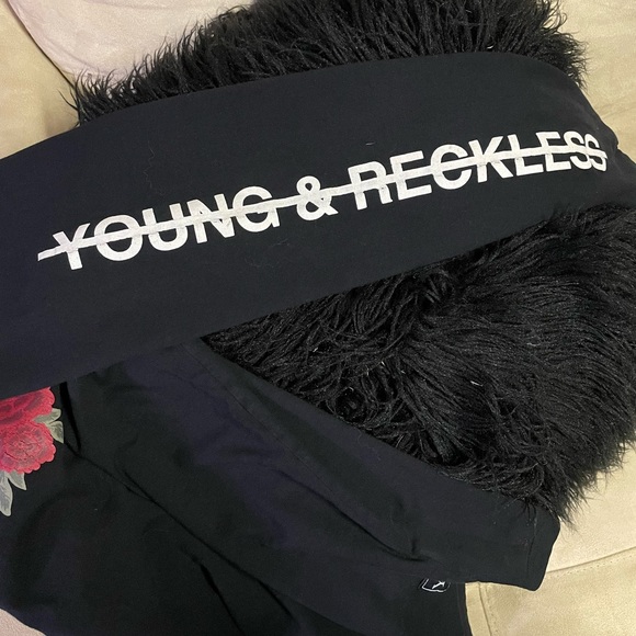 🌟2 for 30$!🌟 Young and Reckless long sleeve shirt - Black - Medium - Picture 4 of 4